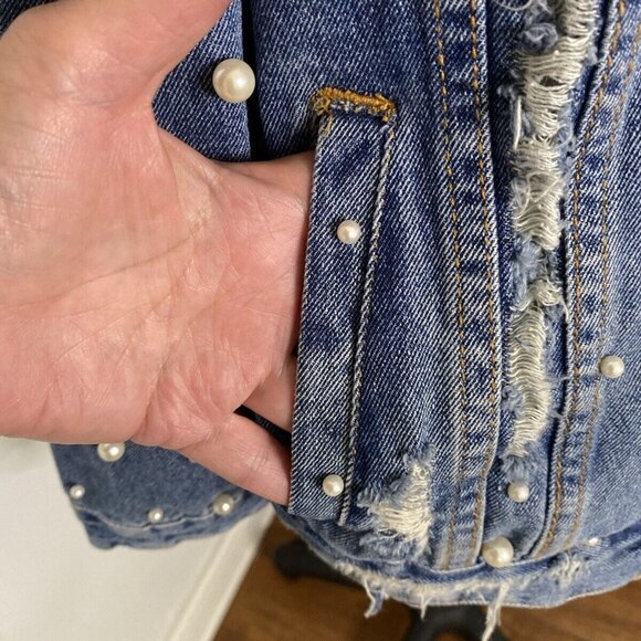 Sunset + Spring Denim Jacket Pearl Embellishment Bride Embroidered Size L NWOT - Picture 9 of 16